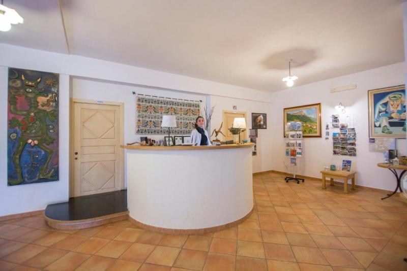 Hotel Gorropu - Lobi