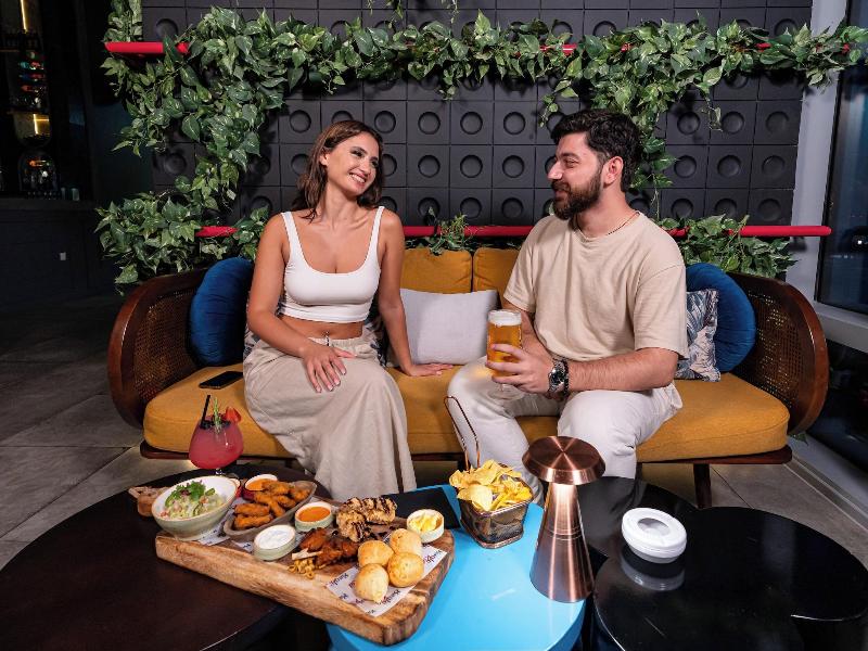 The First Collection At Jumeirah Village Circle - Restoran