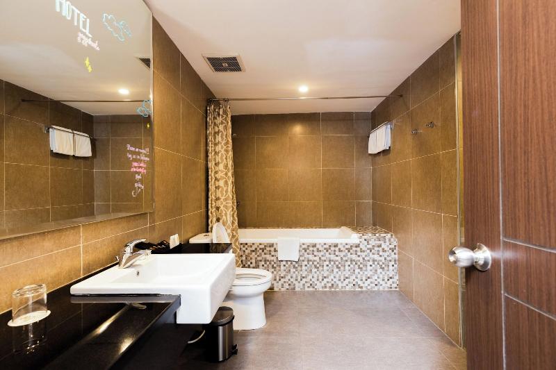 Next Hotel Yogyakarta - Oda