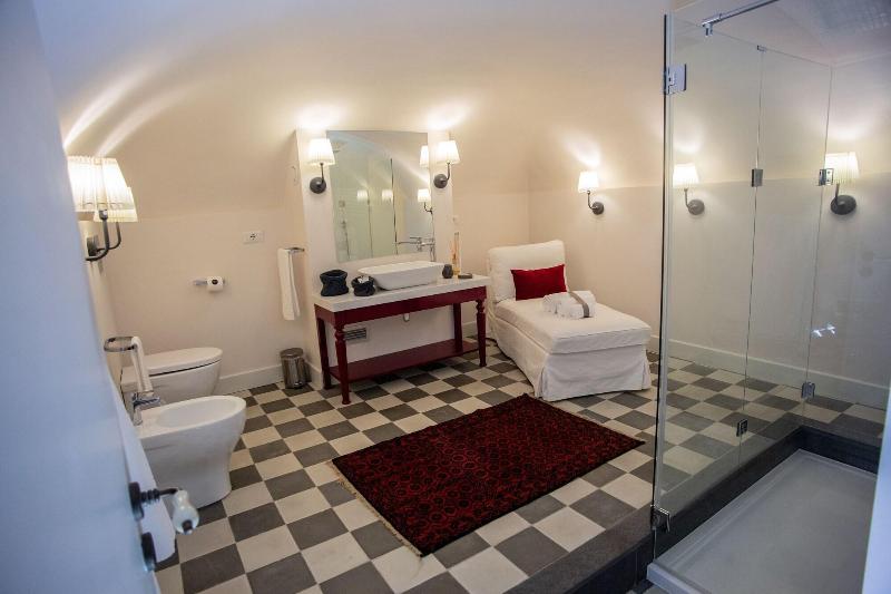 Suite 35 - Oda