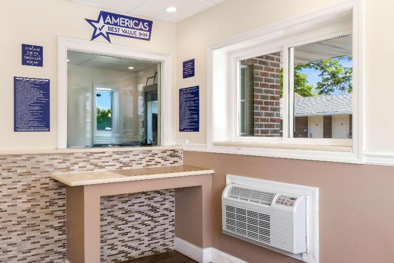 Americas Best Value Inn Avenel Woodbridge - Lobi