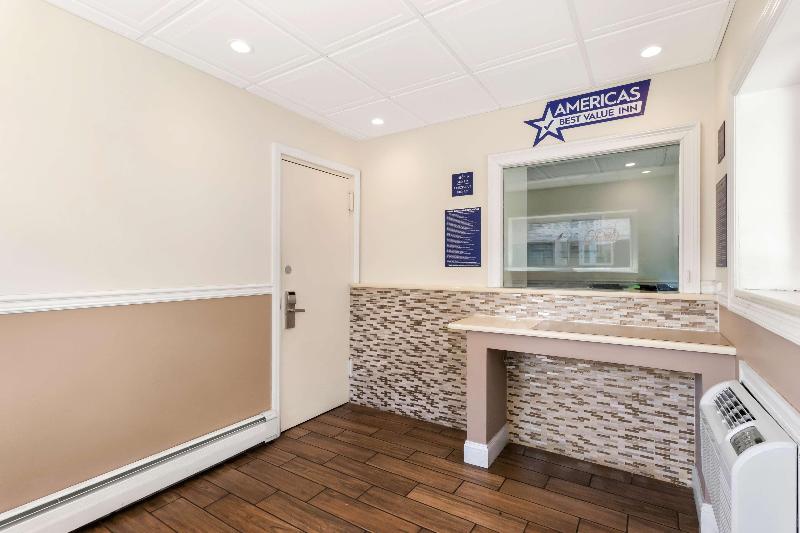Americas Best Value Inn Avenel Woodbridge - Lobi