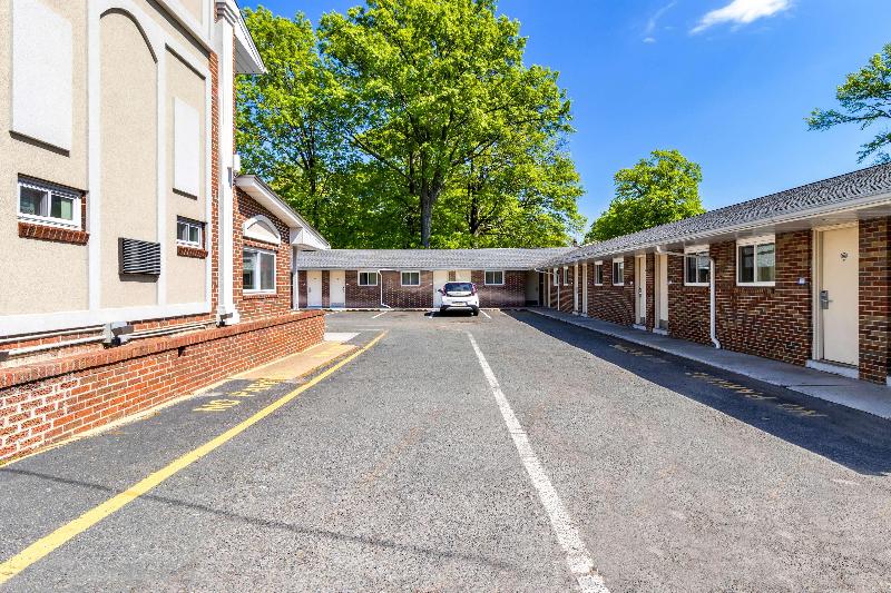 Americas Best Value Inn Avenel Woodbridge - Genel