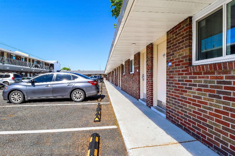 Americas Best Value Inn Avenel Woodbridge - Genel