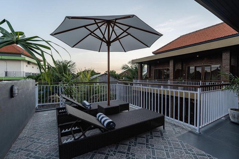 D'Meten Guest House Canggu By Zuzu - Genel