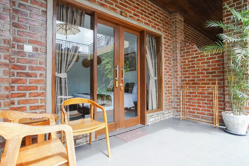D'Meten Guest House Canggu By Zuzu - Oda