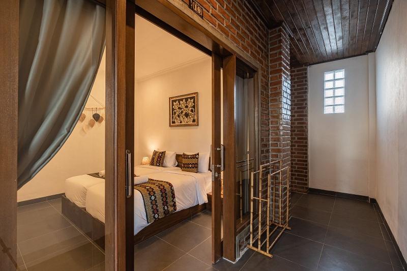 D'Meten Guest House Canggu By Zuzu - Oda
