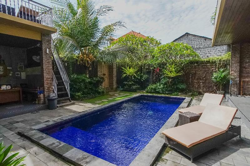 D'Meten Guest House Canggu By Zuzu - Havuz