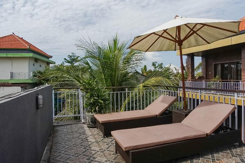 D'Meten Guest House Canggu By Zuzu - Teras