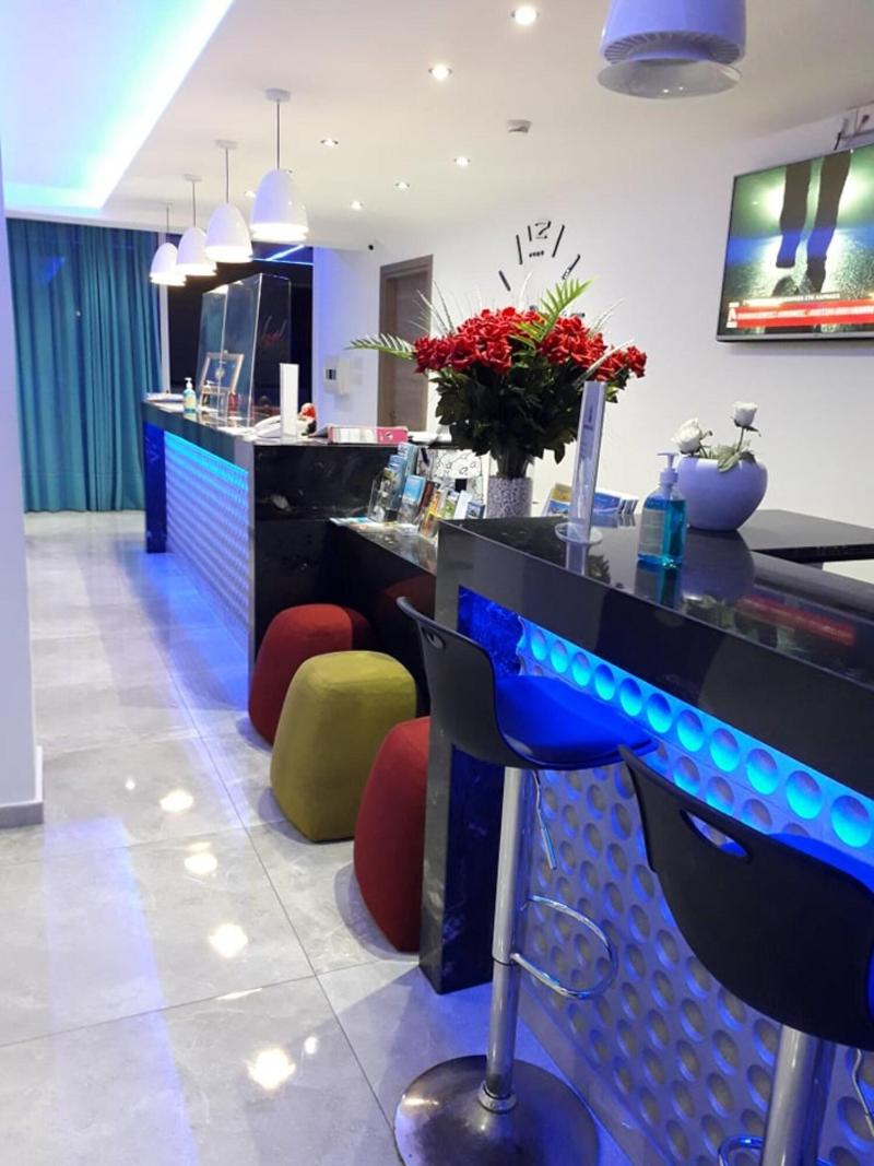 Sunny Blue Hotel - Lobi