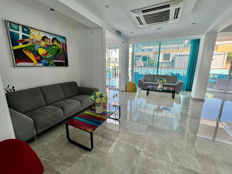 Sunny Blue Hotel - Lobi