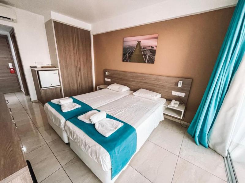 Sunny Blue Hotel - Oda