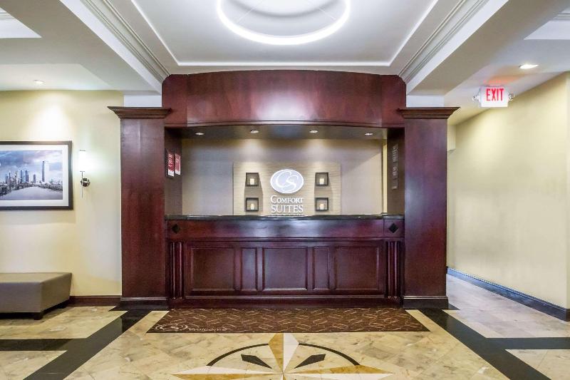 Comfort Suites at Woodbridge - Lobi