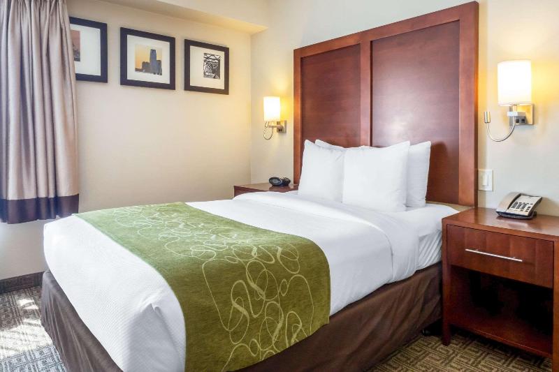 Comfort Suites at Woodbridge - Oda