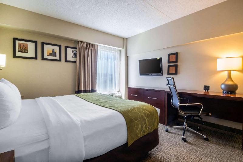Comfort Suites at Woodbridge - Oda