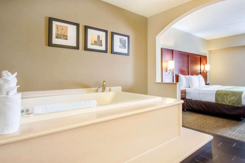 Comfort Suites at Woodbridge - Oda