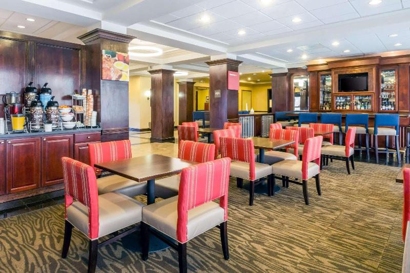 Comfort Suites at Woodbridge - Restoran