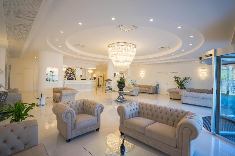Pm Hotel - Lobi