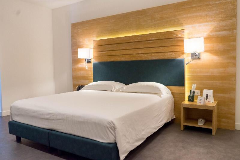 Pm Hotel - Oda