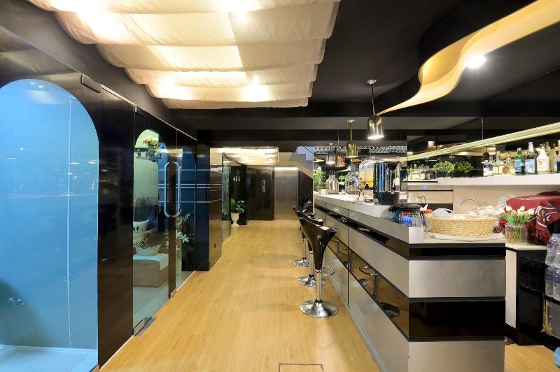 De Lux Bangkok Hotel - Restoran