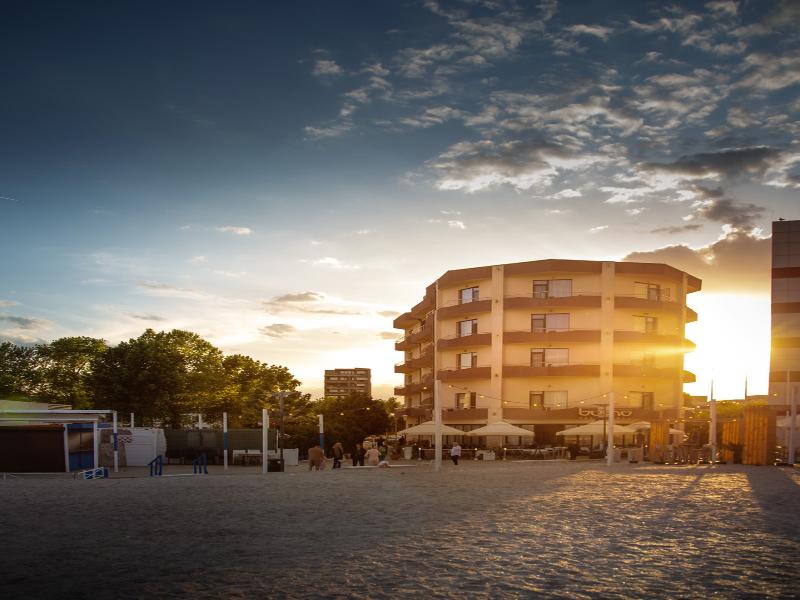 Bueno Mamaia - Genel