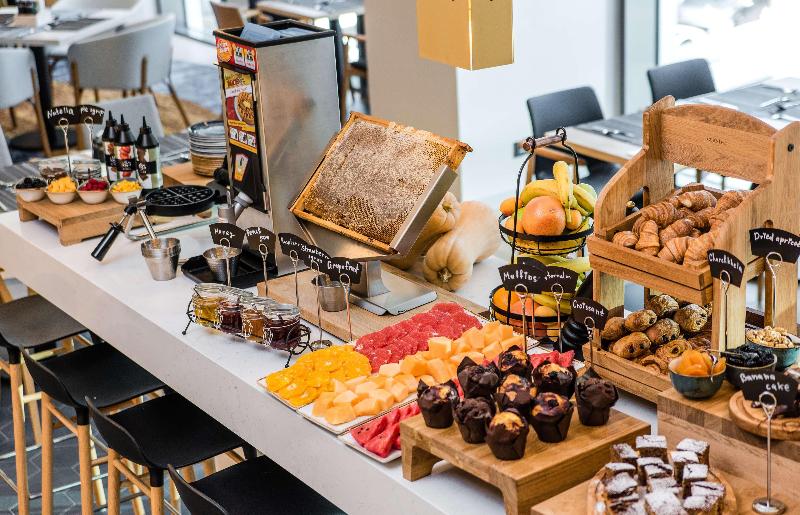 Hilton Garden Inn Tbilisi Riverview - Restoran