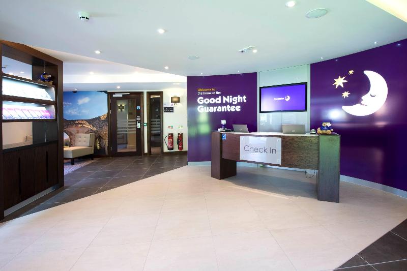 Premier Inn Farnham - Lobi