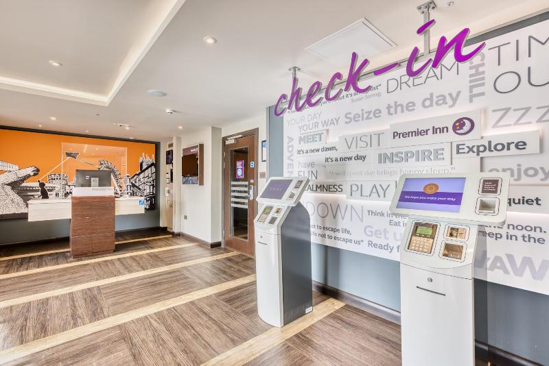 Premier Inn Buckingham - Lobi
