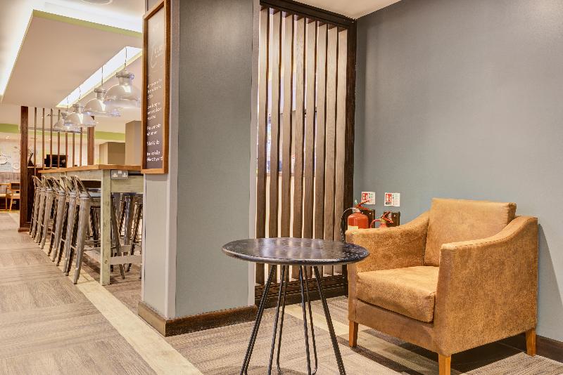 Premier Inn Royal Tunbridge Wells - Bar