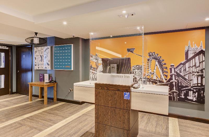 Premier Inn Royal Tunbridge Wells - Lobi