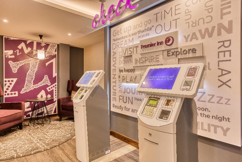 Premier Inn London Romford Town Centre - Lobi