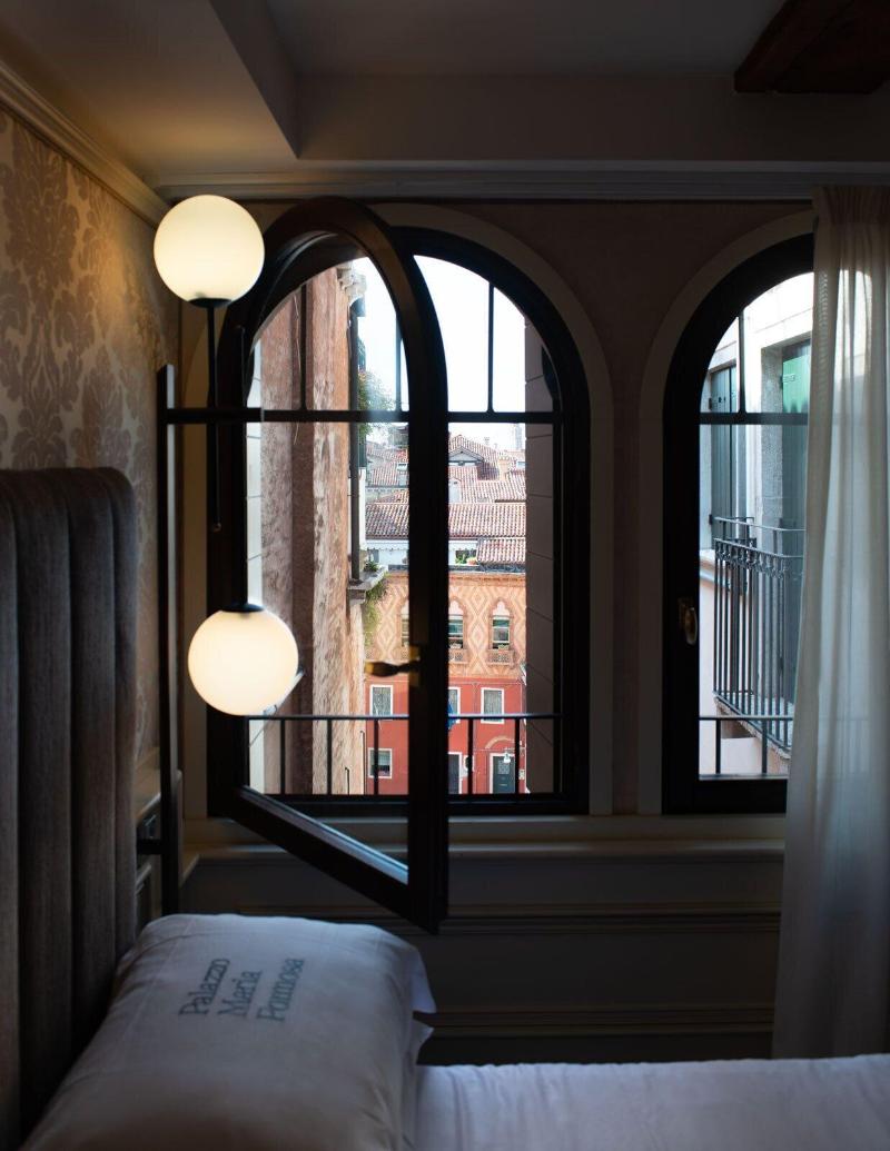 Eight Hotel Venezia - Oda