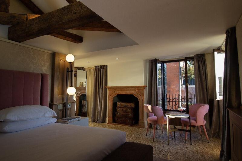 Eight Hotel Venezia - Oda