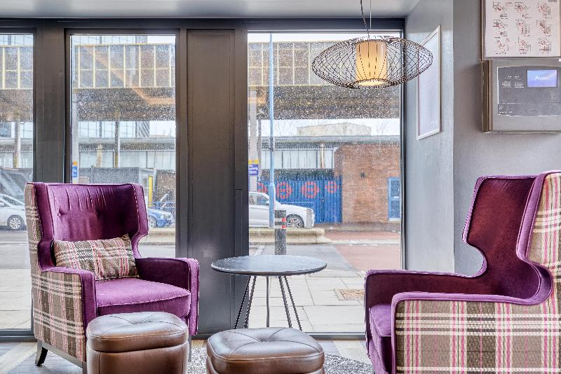Premier Inn London Uxbridge Town Centre - Bar