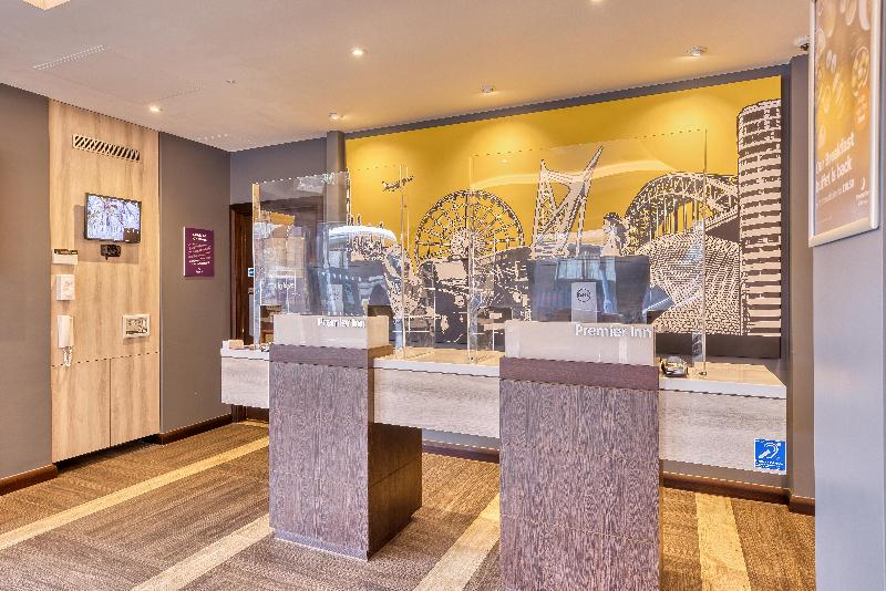 Premier Inn London Uxbridge Town Centre - Lobi
