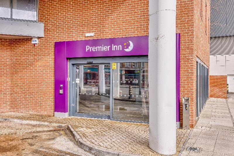 Premier Inn London Uxbridge Town Centre - Genel