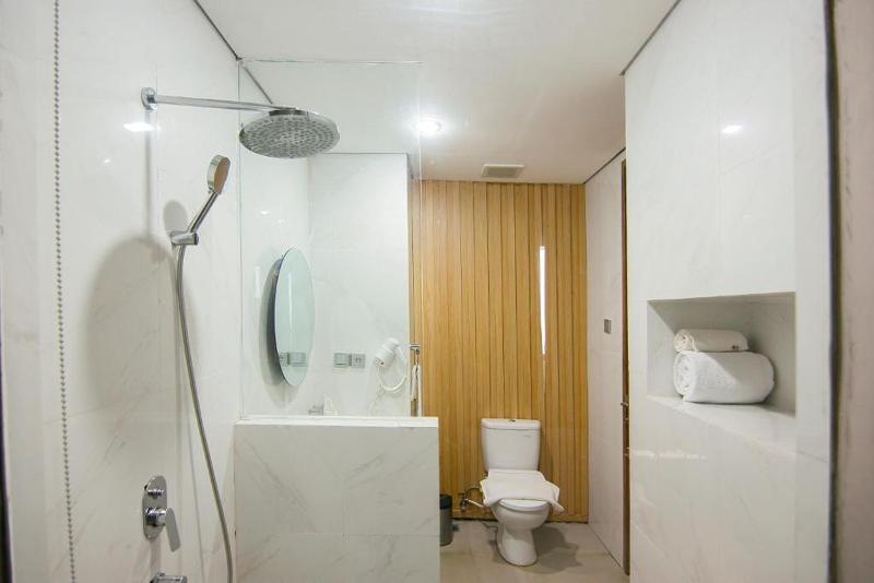 Raja Hotel Kuta Mandalika - Oda