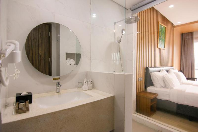 Raja Hotel Kuta Mandalika - Oda