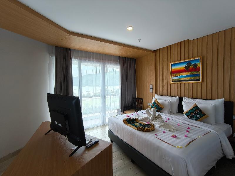 Raja Hotel Kuta Mandalika - Oda