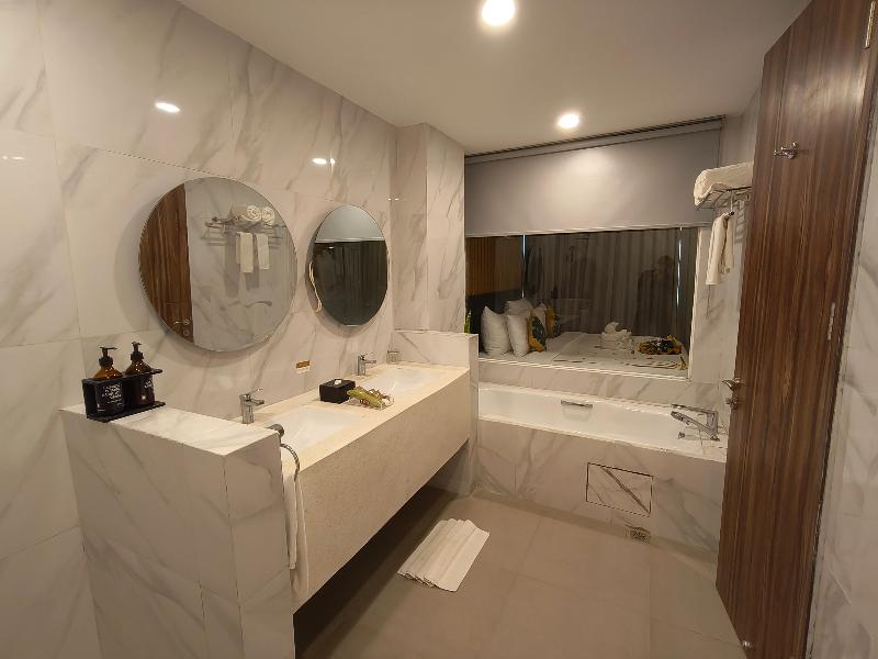 Raja Hotel Kuta Mandalika - Oda