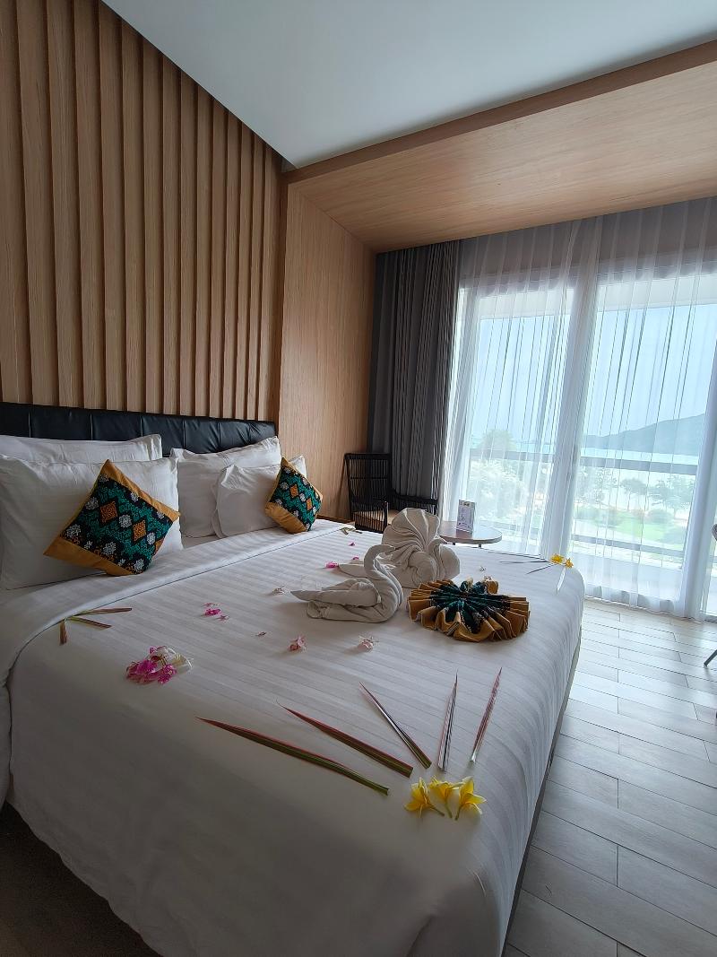 Raja Hotel Kuta Mandalika - Oda