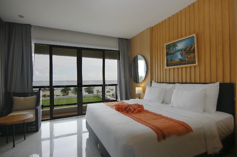 Raja Hotel Kuta Mandalika - Oda