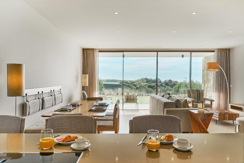 West Cliffs Ocean and Golf Resort - Oda
