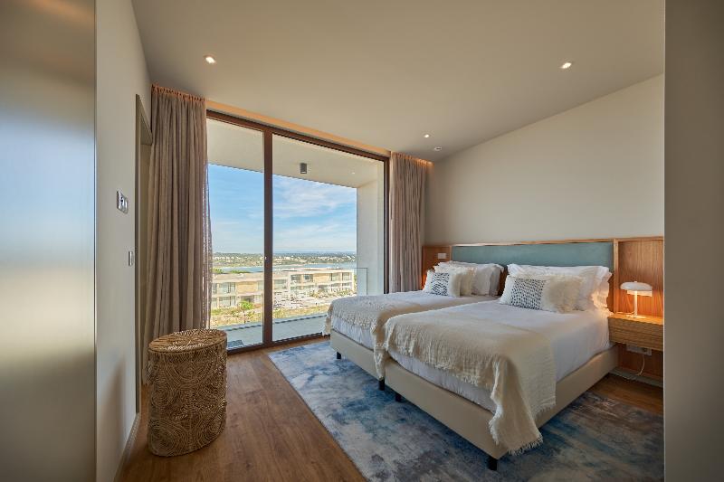 West Cliffs Ocean and Golf Resort - Oda