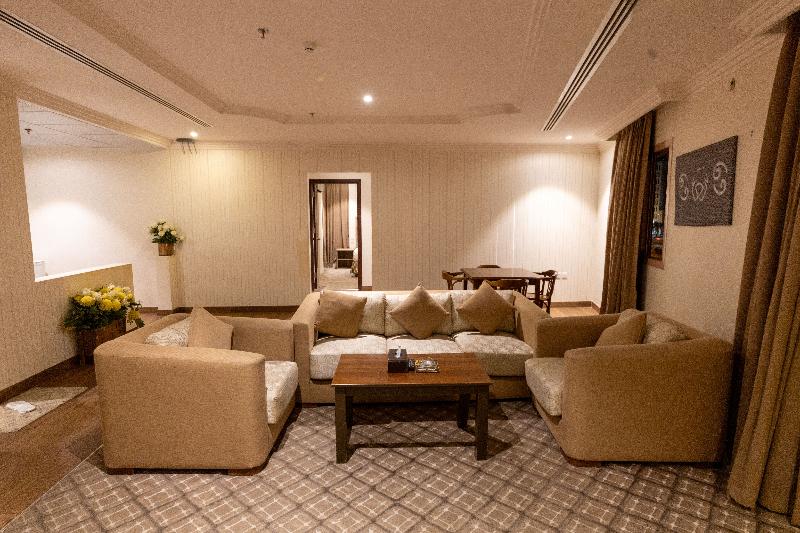 Burj Al Hayat Hotel Suites-al Olaya - Oda