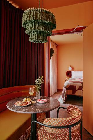 Ember Locke, Kensington fotoÄŸrafÄ±