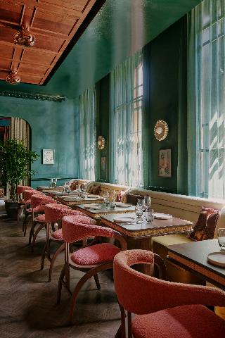 Ember Locke, Kensington fotoÄŸrafÄ±