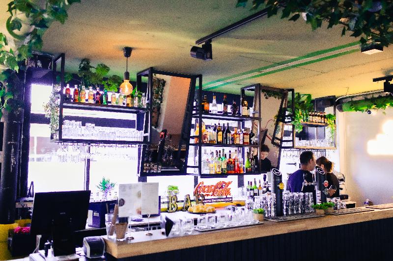 Urban Hotel The Golden Stork - Bar