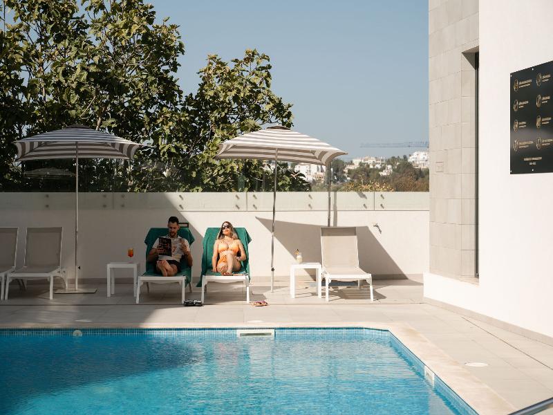 Rochavau Hotel - Havuz