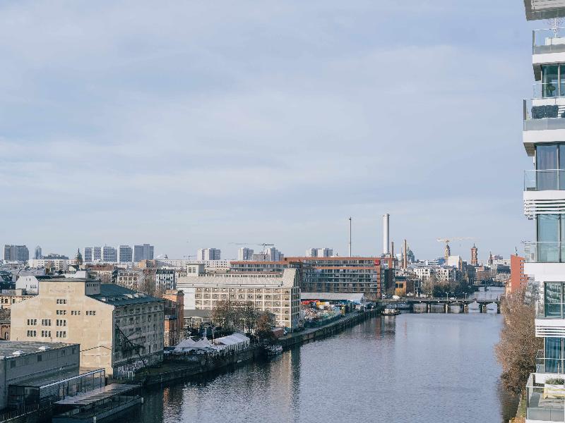 Locke at East Side Gallery, Friedrichshain - Oda